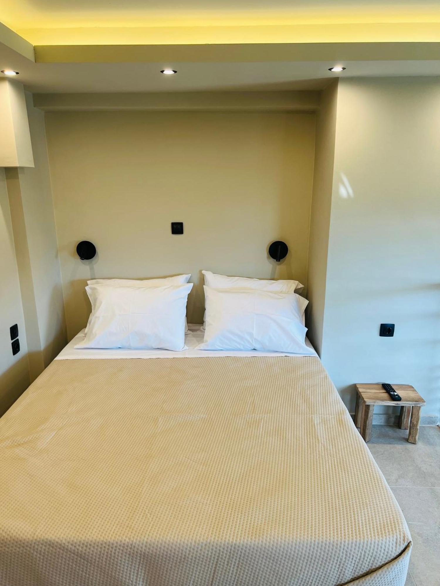 Athilia Aparthotel Nikiana Exteriör bild